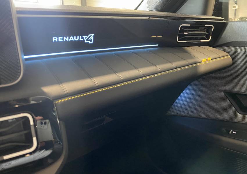 Renault 4 (2) iconic 150 ch autonomie confort