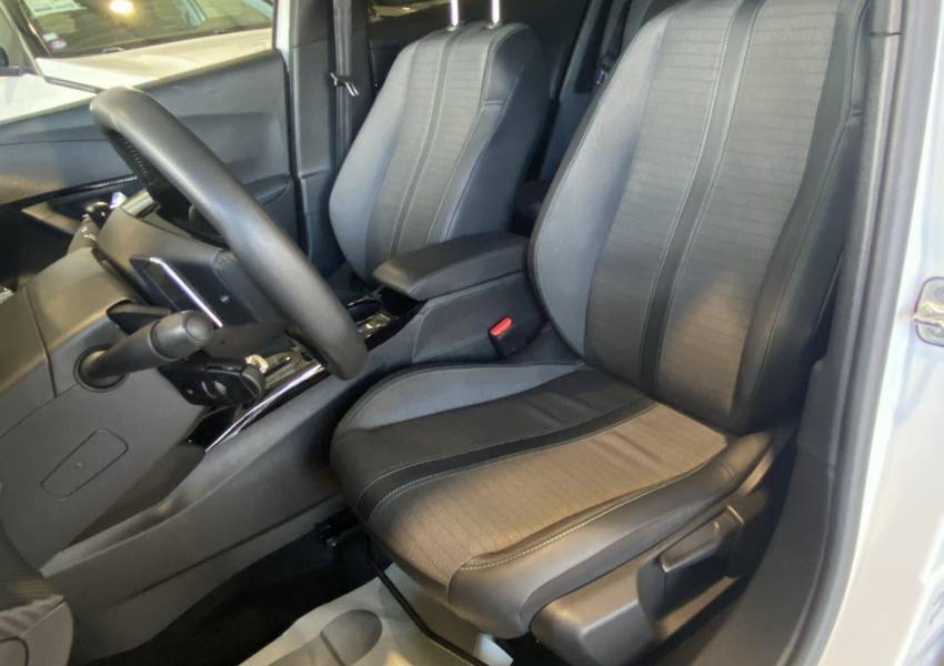 Peugeot 2008 (2) 1.5 BLUEHDI 130 S&S EAT8 ALLURE