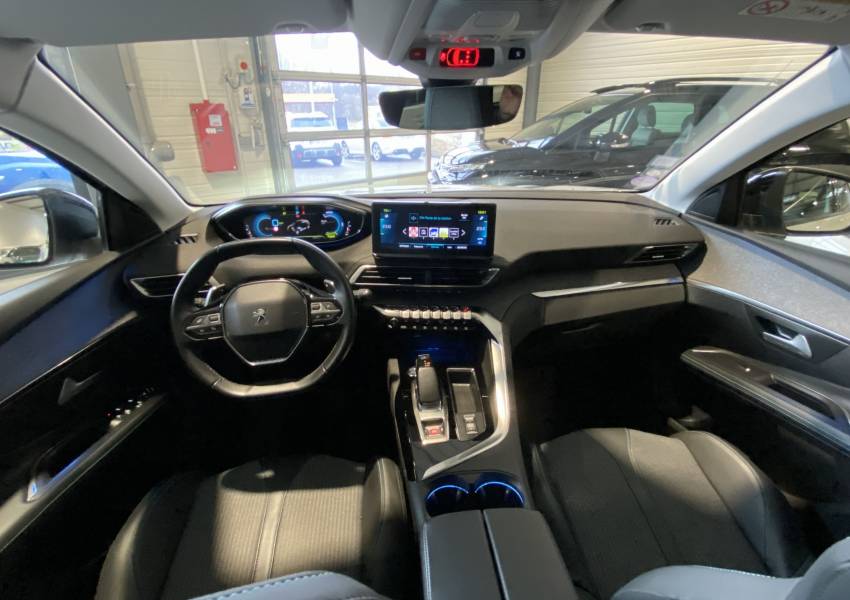 Peugeot 3008 (2) 1.6 HYBRID 225 E-EAT8 Allure Pack