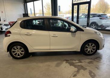 Peugeot 208 Affaire 1.6 BLUEHDI 100 PREMIUM PACK