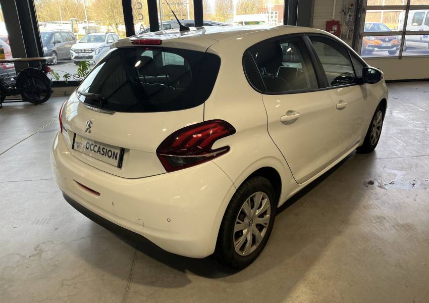 Peugeot 208 Affaire 1.6 BLUEHDI 100 PREMIUM PACK
