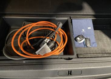 Peugeot 3008 (2) 1.6 HYBRID 225 E-EAT8 Allure Pack