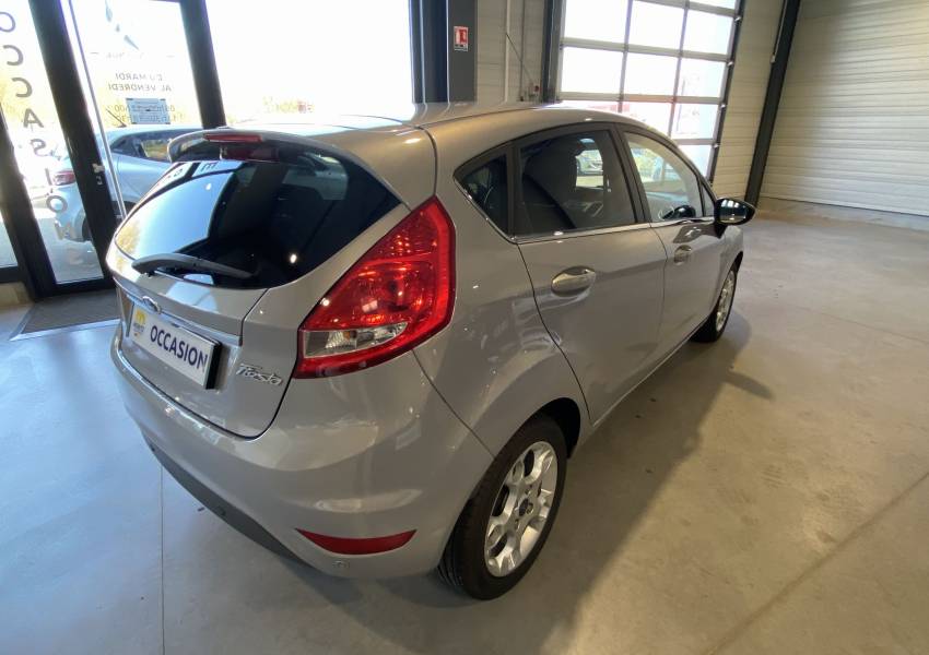 Ford Fiesta (6) 5P 1250 82ch BVM5 Techno edition