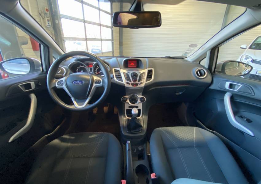 Ford Fiesta (6) 5P 1250 82ch BVM5 Techno edition