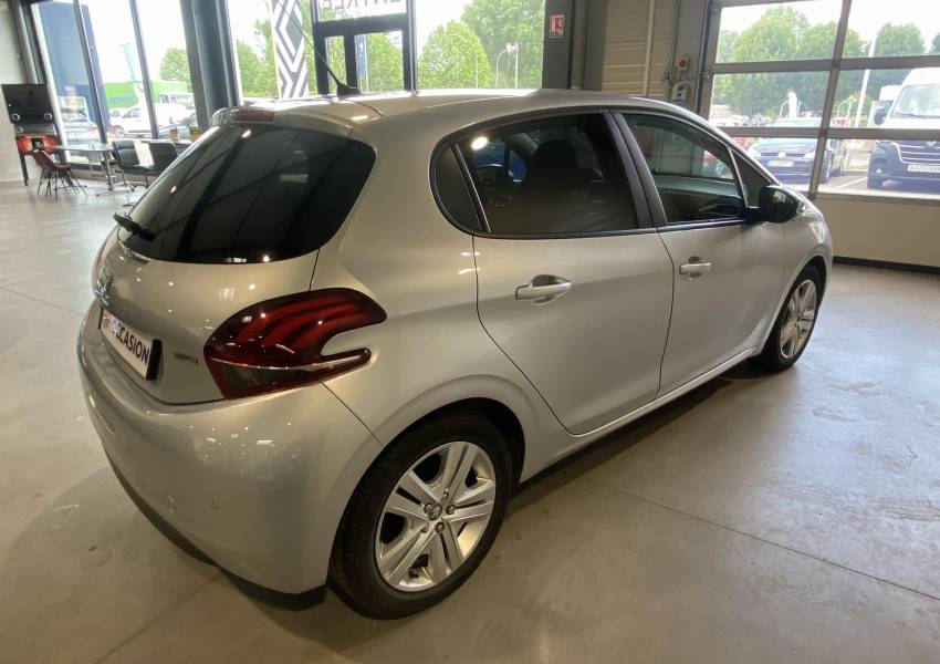 Peugeot 208 1.2L 82 Style