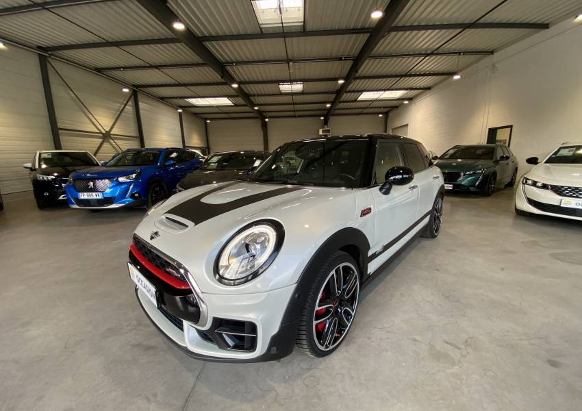 Mini Clubman (2) John Cooper Works 231 ch BVA8