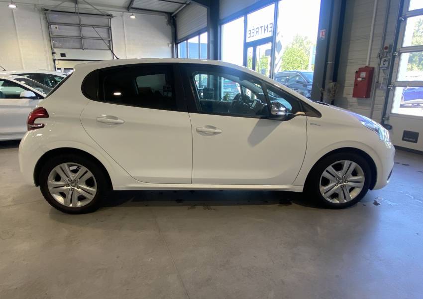 Peugeot 208 1.6 BlueHDi 100 Style