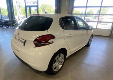 Peugeot 208 1.6 BlueHDi 100 Style