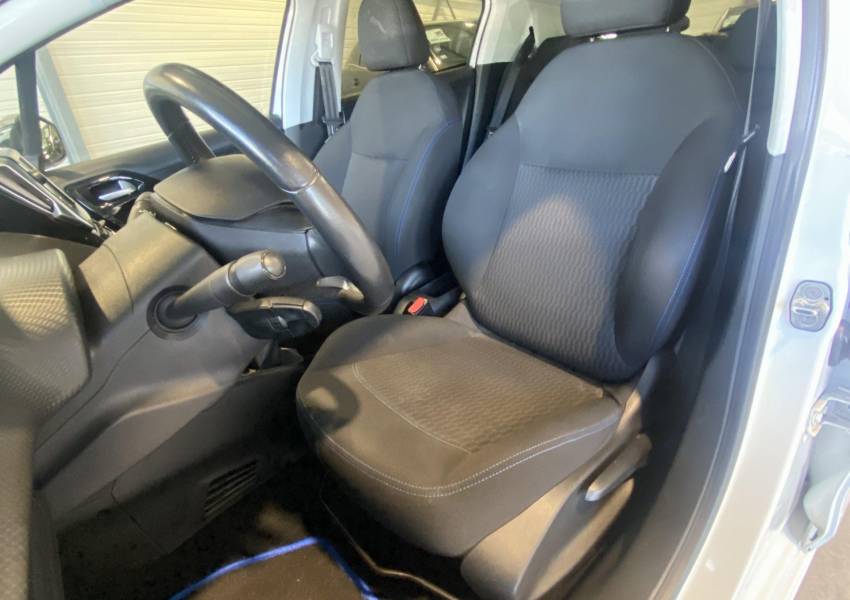 Peugeot 208 1.6 BlueHDi 100 Style